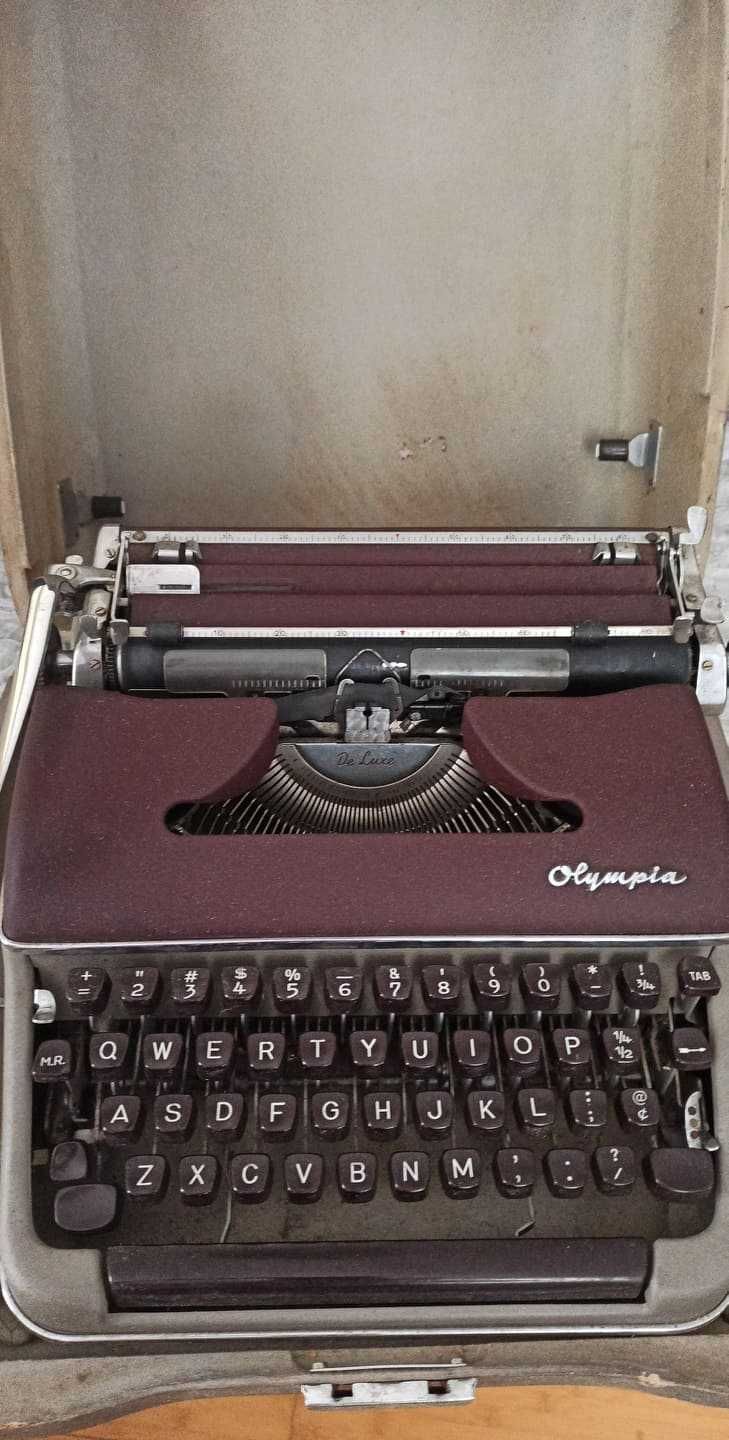 Maszyna do pisania Olympia zabytkowa