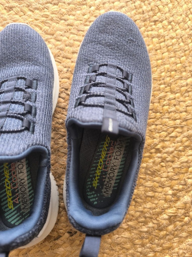 Sapatilhas sketchers como novas tamanho 34/35