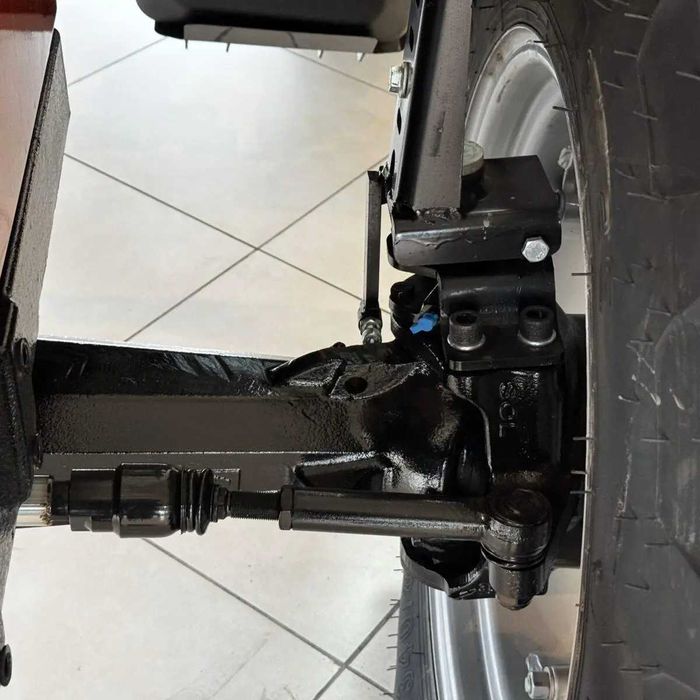 Трактор Tumosan 8005