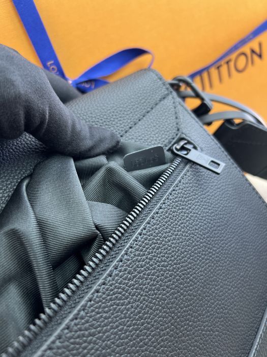 Кожаный мессенджер Louis Vuitton черная плечевая сумка Луи Виттон c809