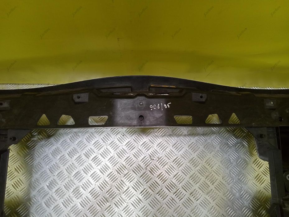 Панель передня Спринтер 906 телевізор Mercedes Sprinter W906 телевизор