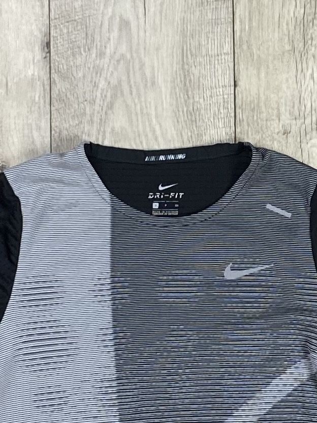 Nike running dri-fit футболка S размер женская спортивная оригинал