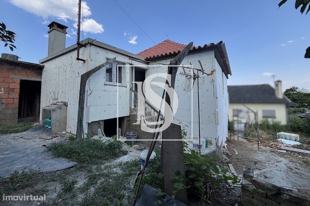 Moradia em Reconstrução T3 em Nandufe