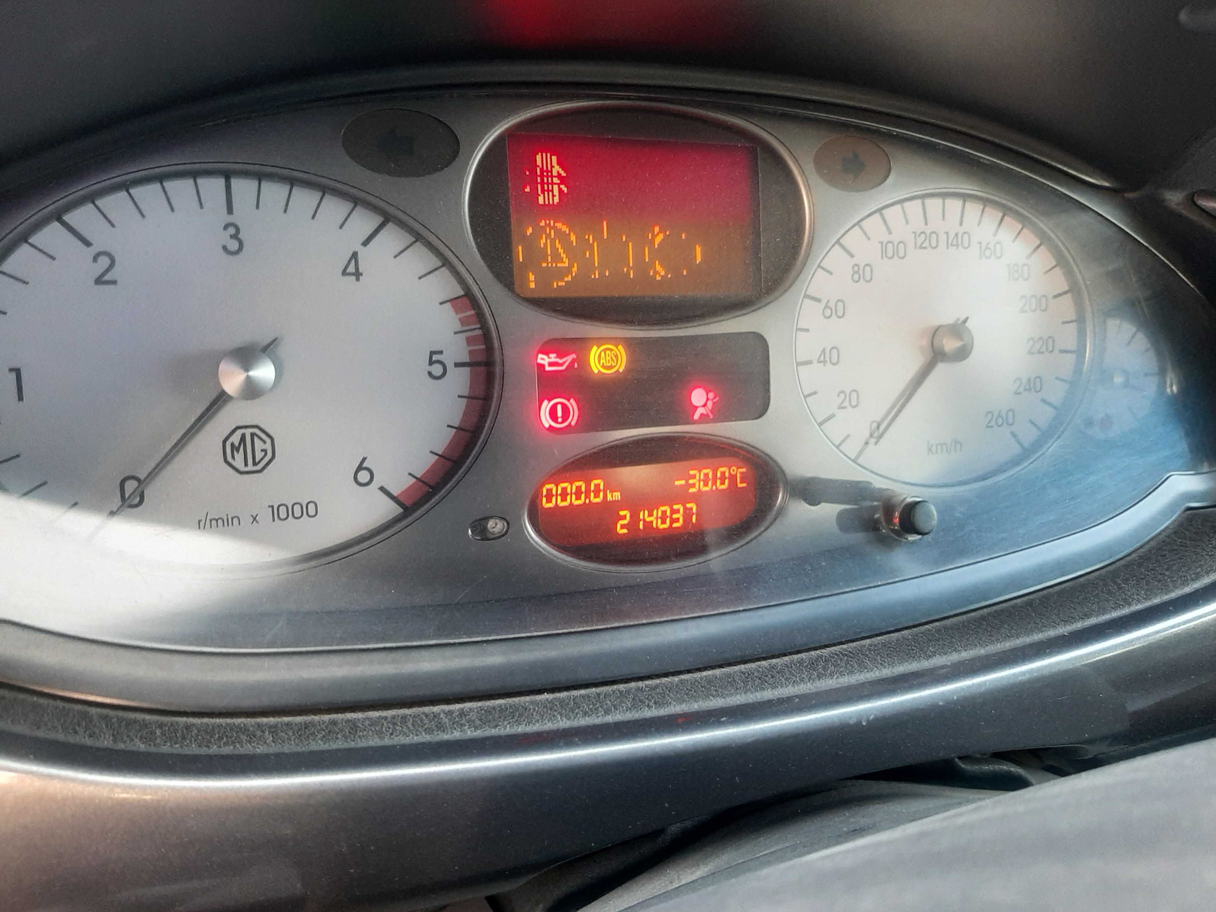 PARA PEÇAS / VENDIDA COMPLETA  /   MG ZT-T  2.000 D 136 CV  /  10/2003