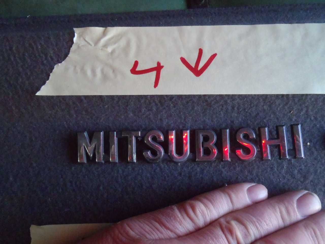 Emblemat znaczek logo napis MITSUBISHI carisma
