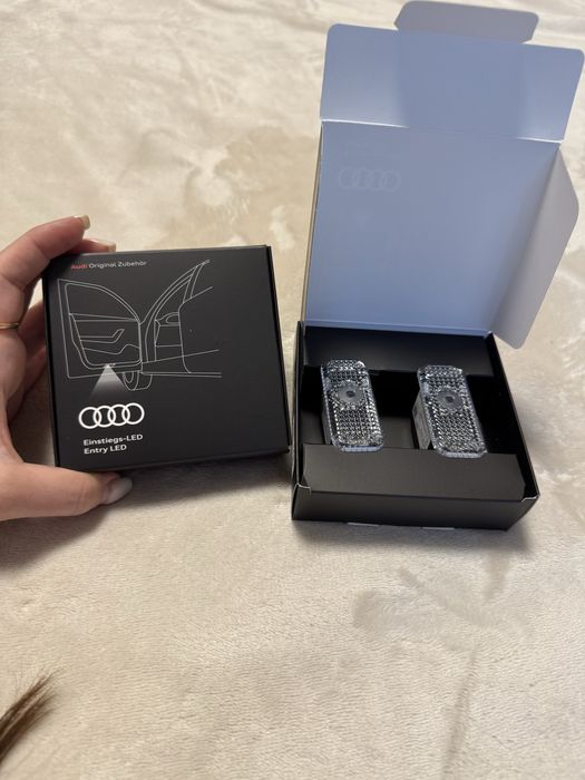 Проекция, подсветка дверей Audi, оригинал