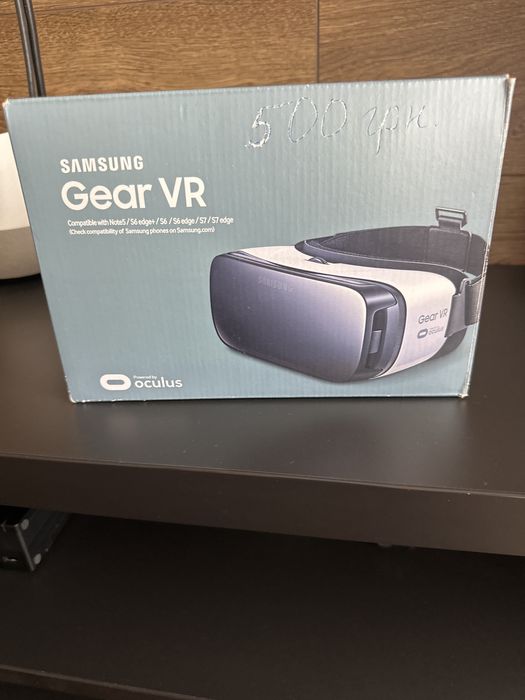 Окуляри віртуальної реальності Samsung Gear VR