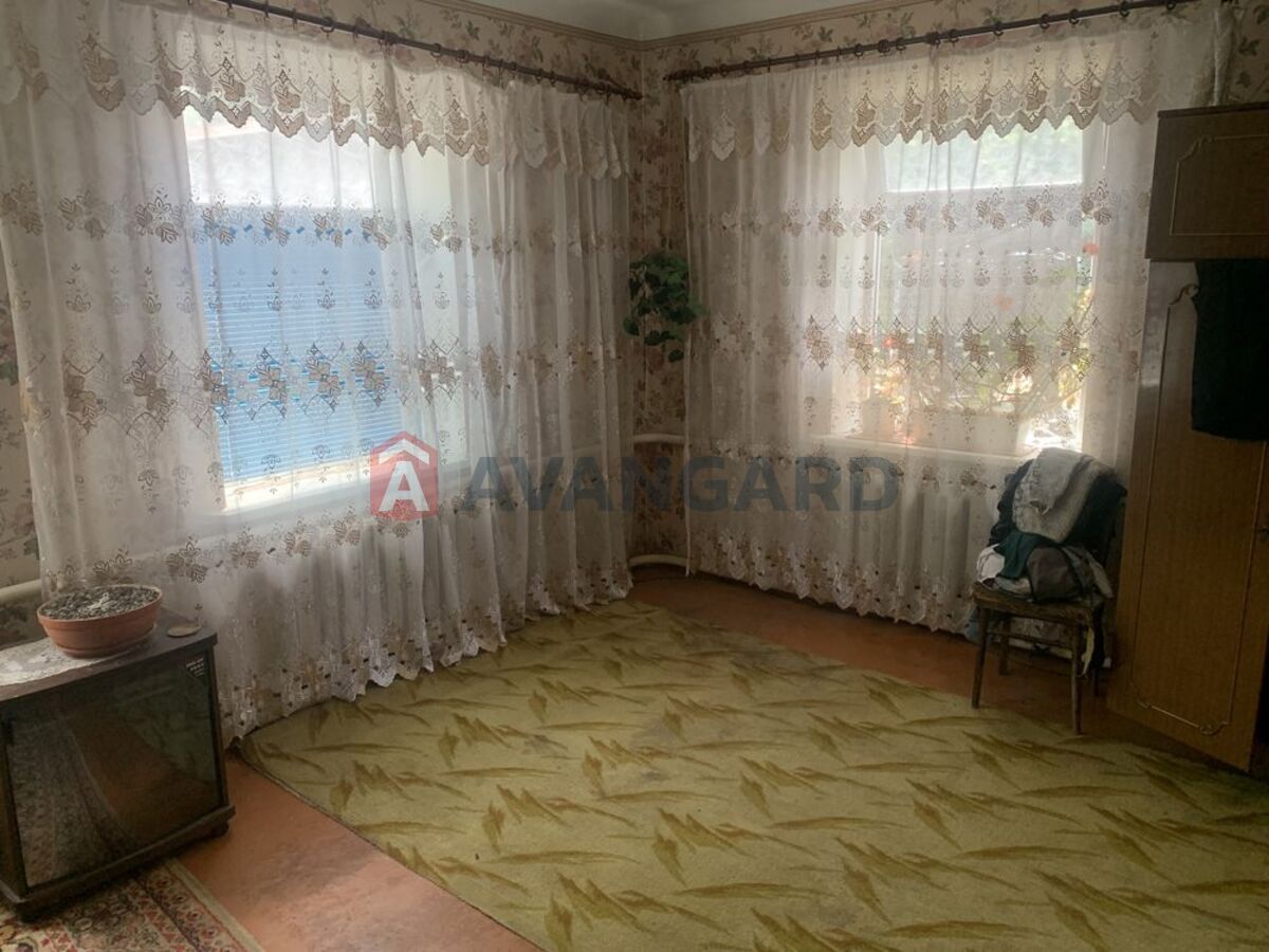 Продам частину будинку.