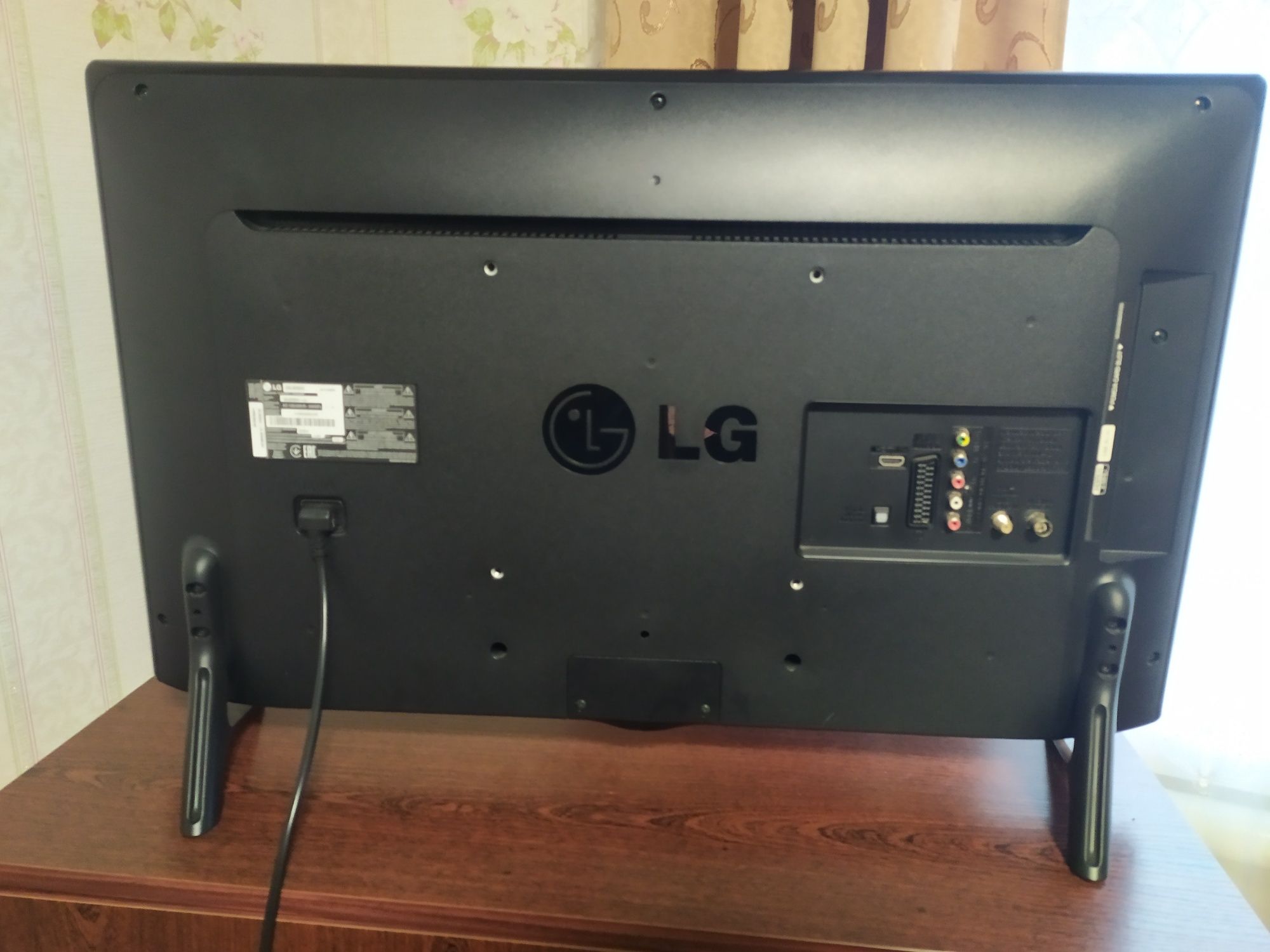 Телевізор. LG. 32 LB552U.