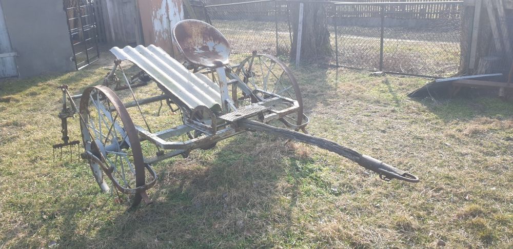 Przegrabiarka, przetrząsarka konna