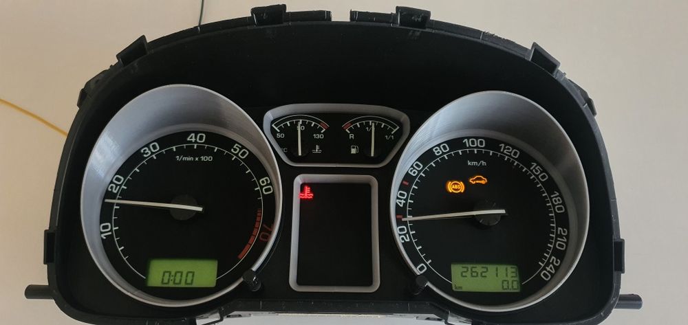Skoda TOUR oktavia A5 Тунелі в приборку