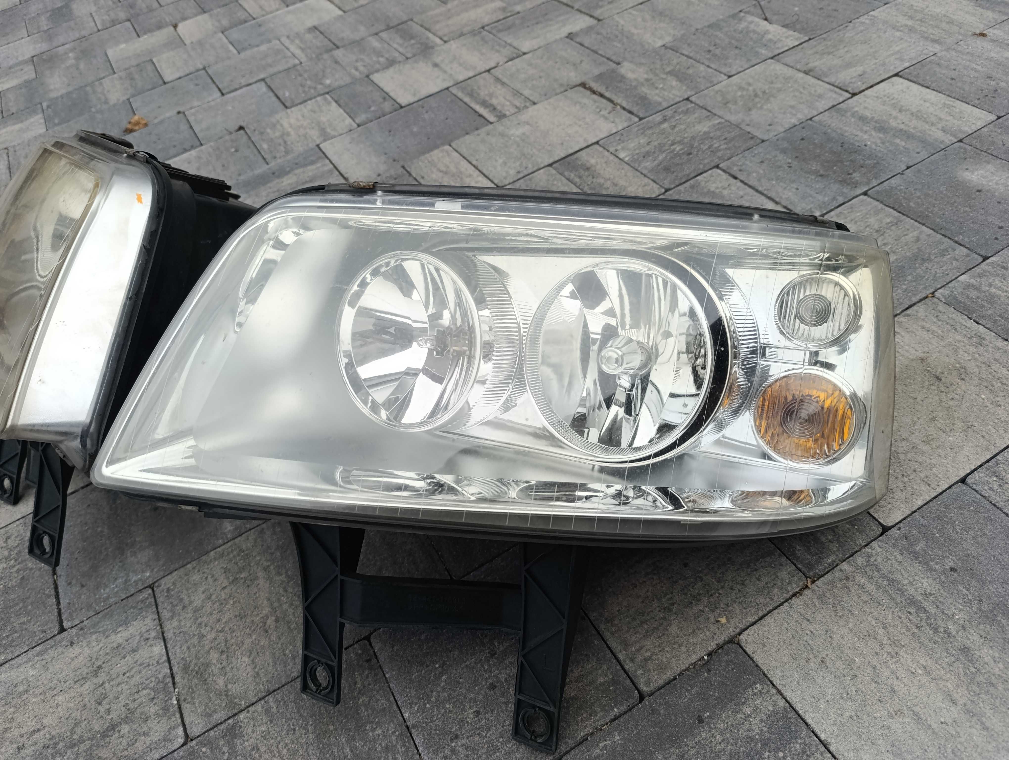 Lampy przód VW T5 multivan komplet