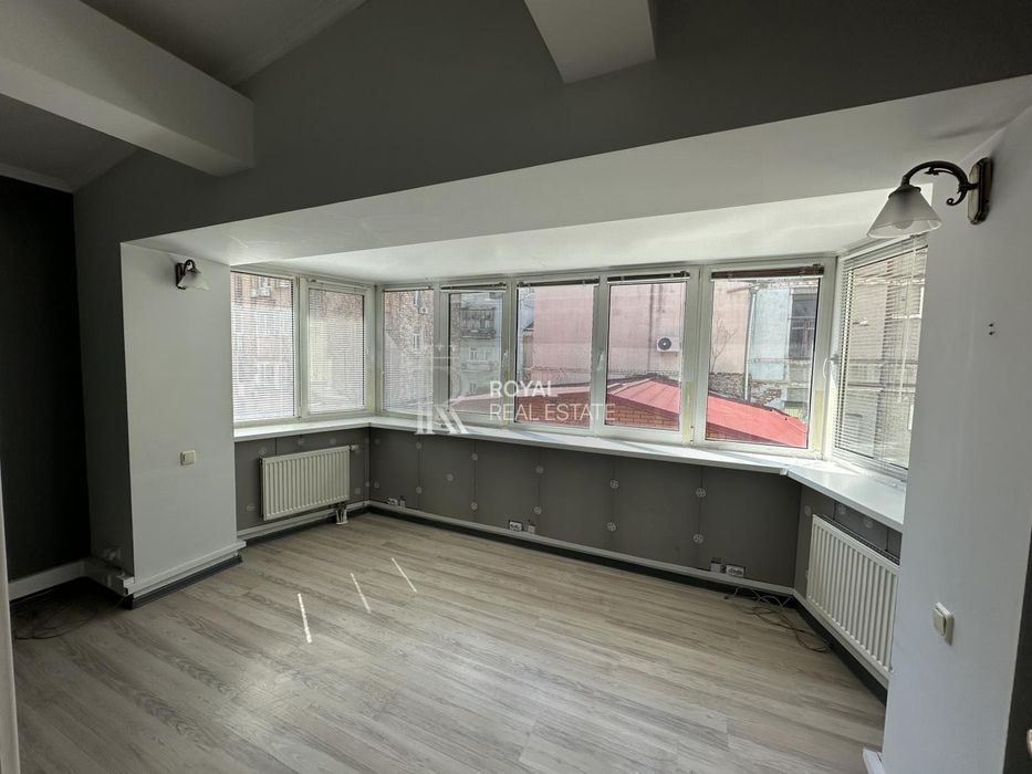 Продаж офісного приміщення Київ 10к 498м2 Голосіївський Центр