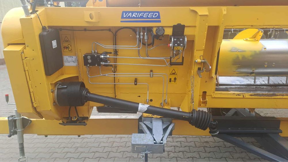 Sprzedam kombajn zbożowy New Holland CX 5.80