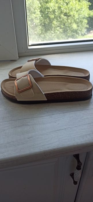 Босоніжки (шльопки) 23,5 см