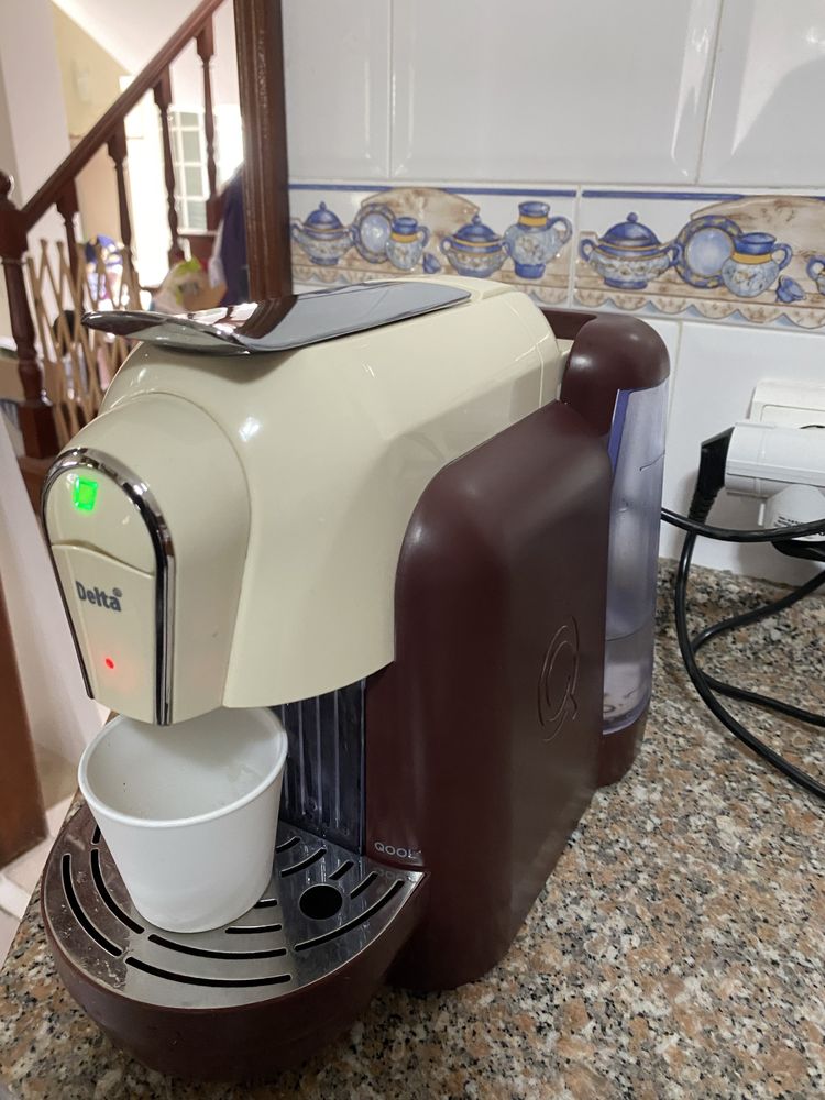 Maquina de cafe delta