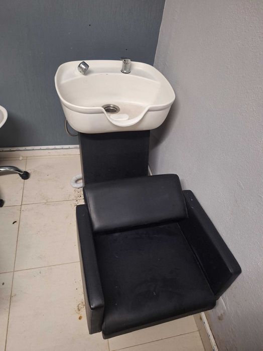 Esta muito nova vendo barato