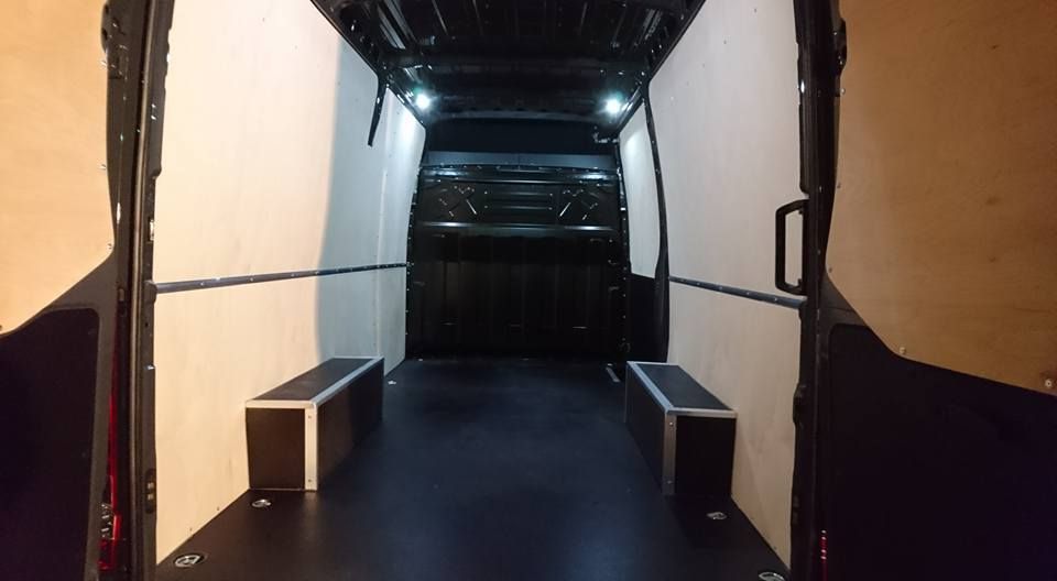 Iveco L5H2 zabezpieczenie paki zabudowa ze sklejki