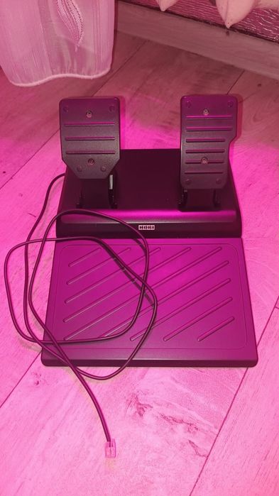 Ігрова консоль в комплекті з рулем, охолоджувачем, додатково джойстик