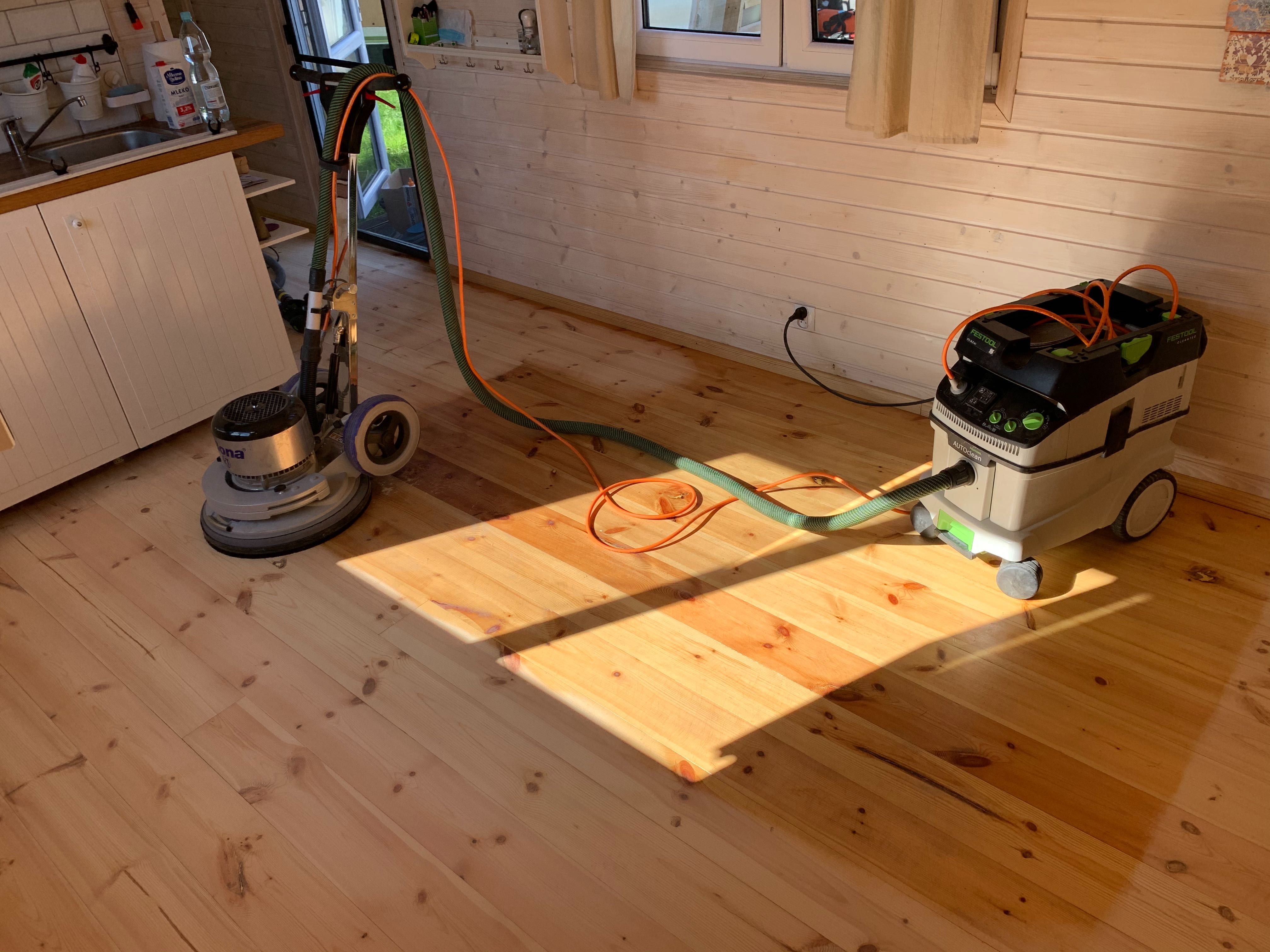 Cyklinowanie podłogi drewniane-szczotkowanie-renowacja schody.