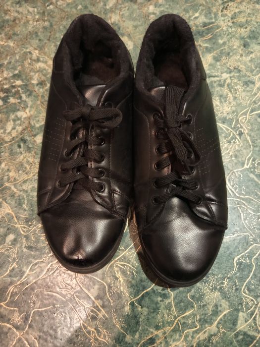 Крассовки 42 - 43 р. 28 см. Зимние.