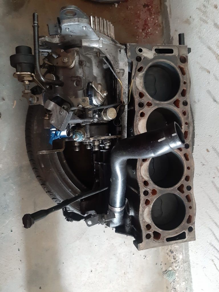 Bloco  de motor c/bomba injectora Peugeot Partner 1.9D