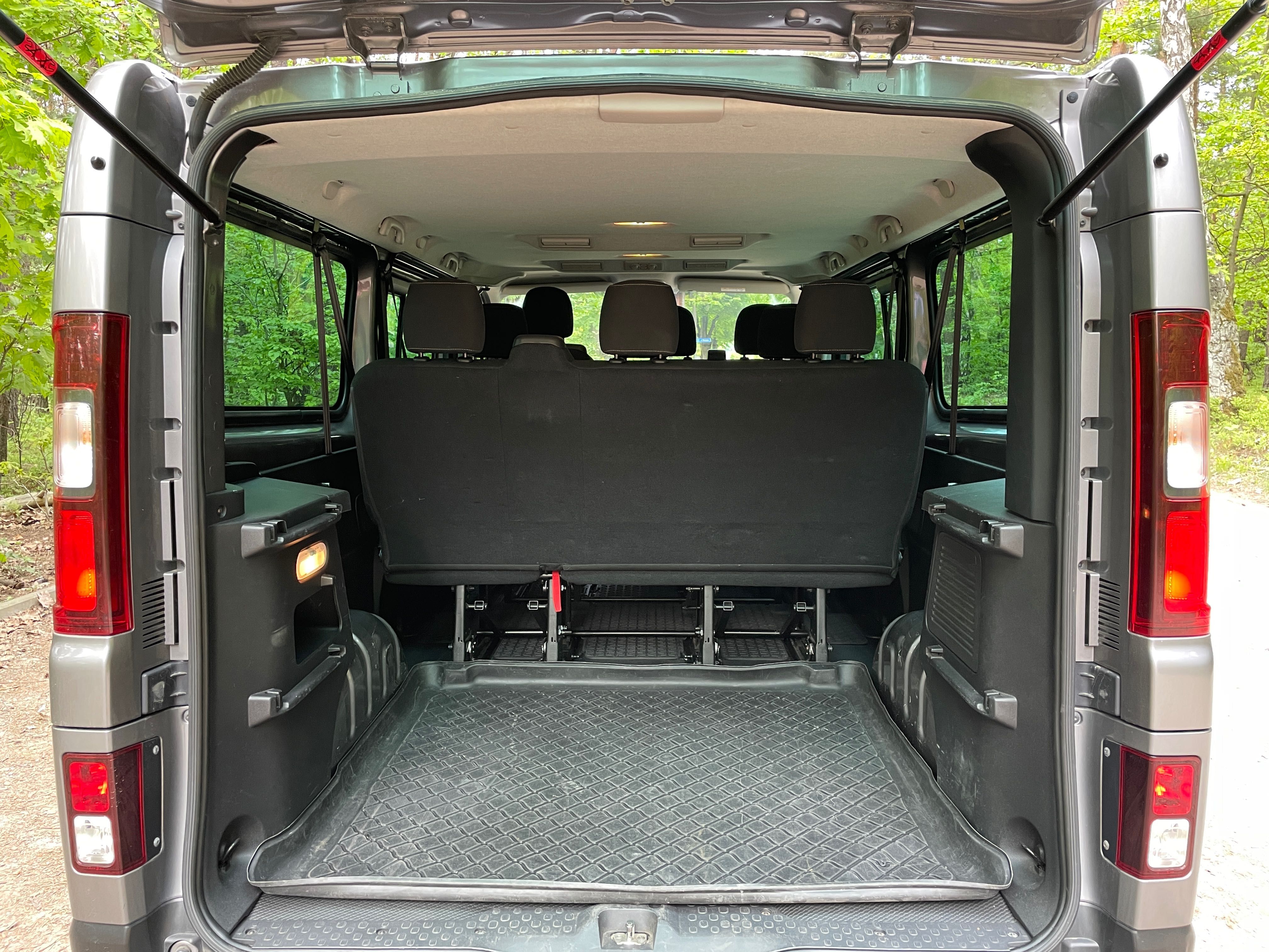 Wynajem busa 9-osobowego Fiat Talento – wakacje 2025 wolne terminy!