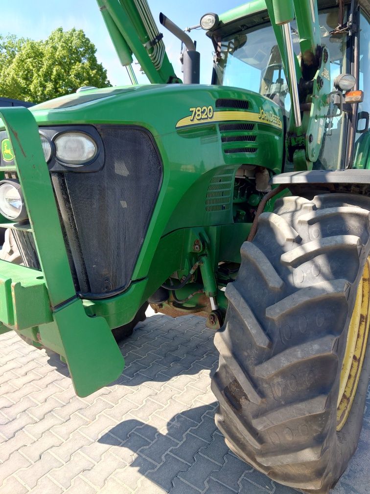 Ciągnik JOHN DEERE 7820 z ładowaczem czołowym JD pneumatyka AutoPower