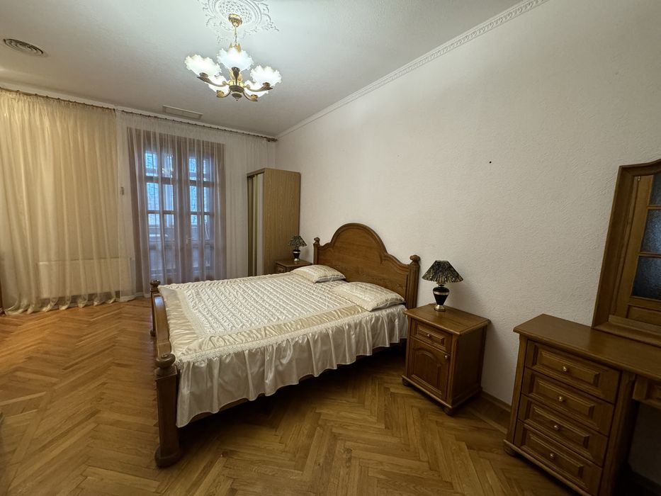 Продаж  3кк з окремим входом та власним гаражем по вул. Привільній