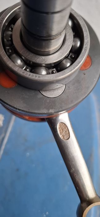 Wał korbowy skuter 2t