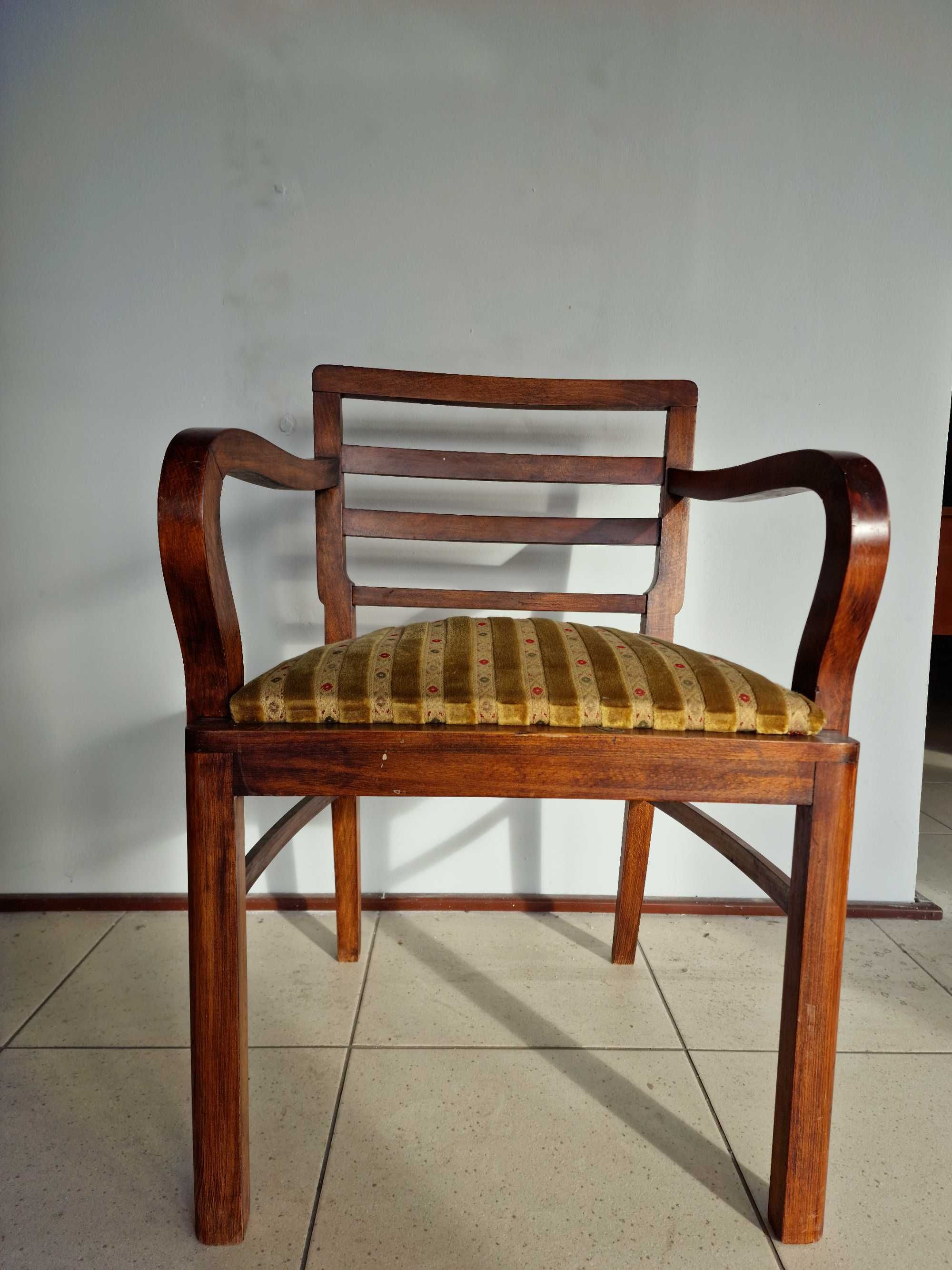 Krzesła stylowe/ 2 sztuki/ tapicerowane