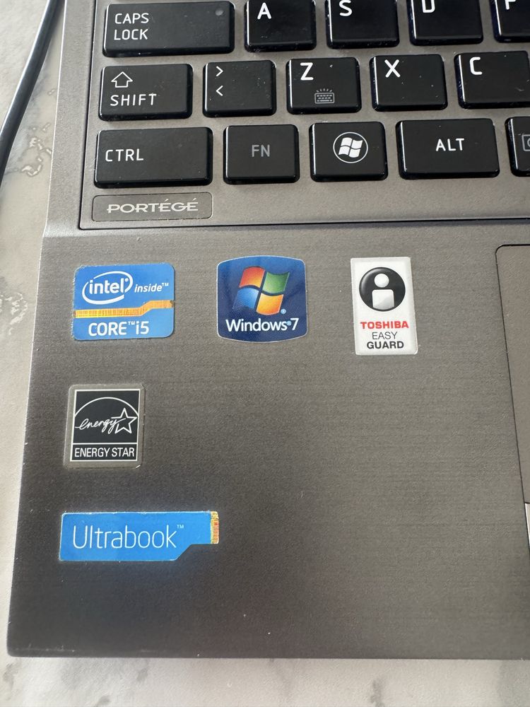 Computador portatil toshiba Portege z830