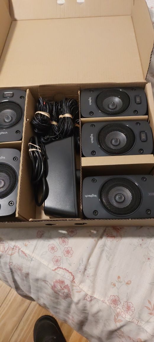 Colunas logitech z906 como nova