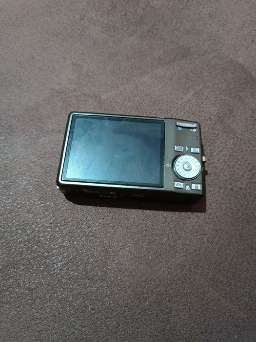 Фотоаппарат Nicon coolpix S700.