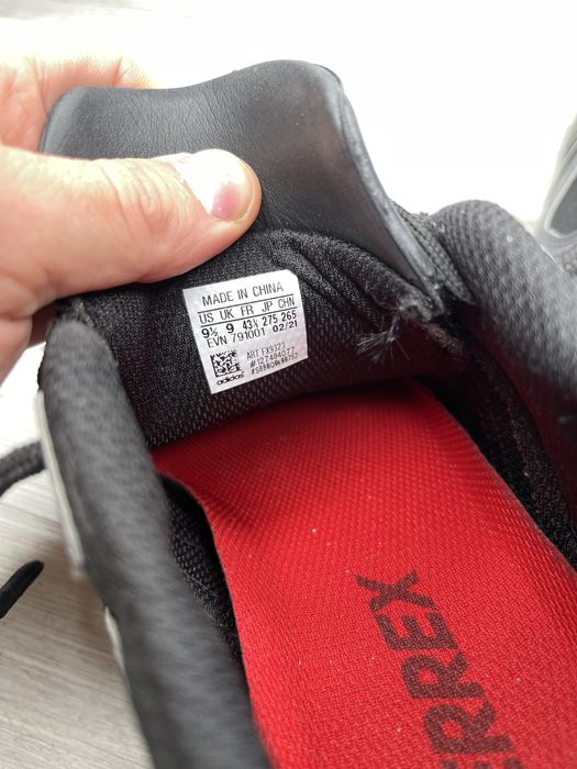 Крутые черные adidas terrex swift solo пеший туризм