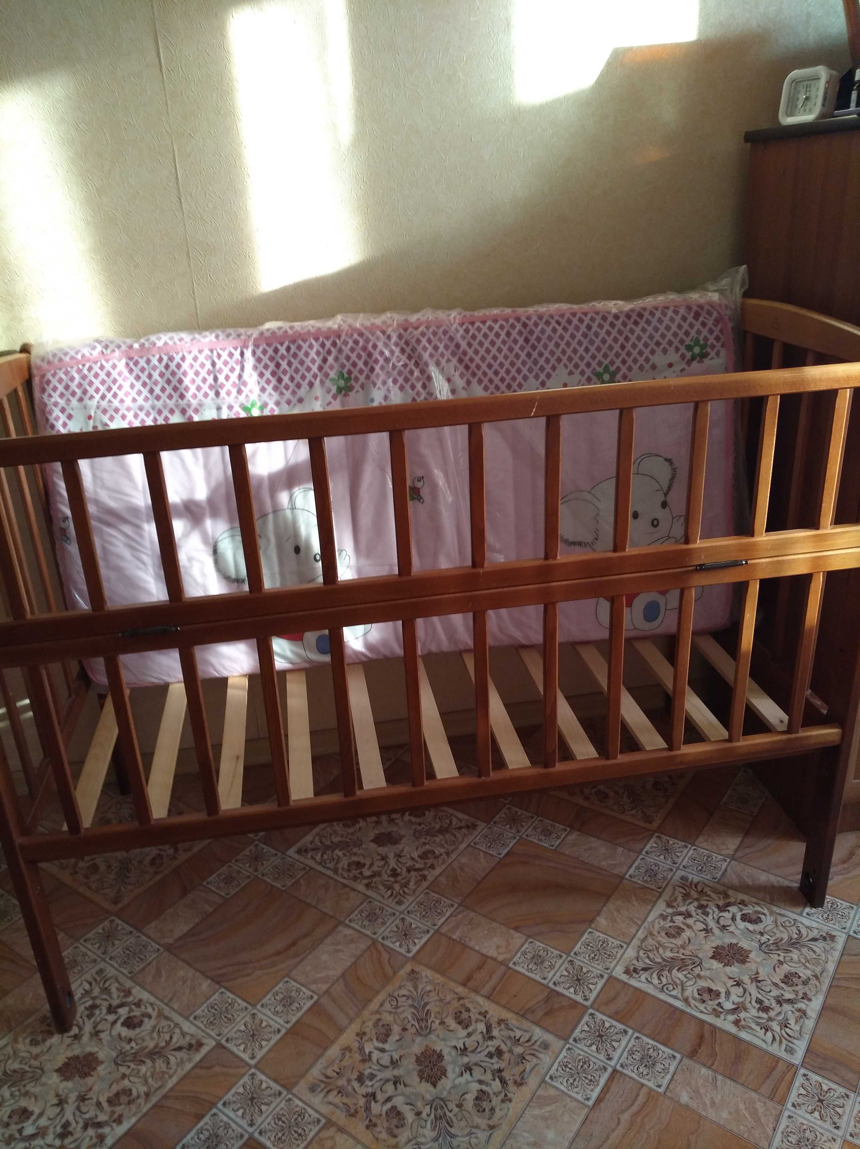 Дитяче ліжко для немовлят