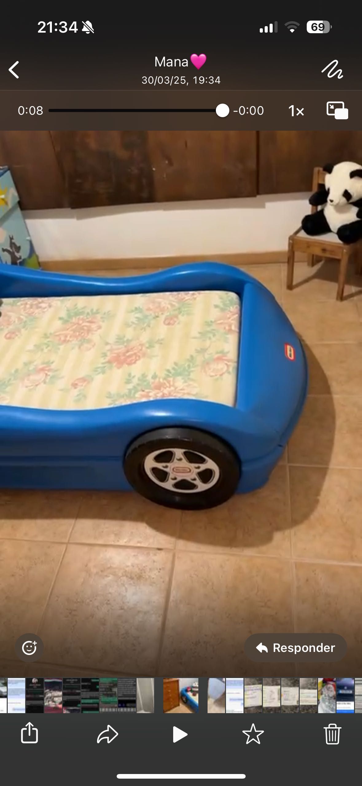 Cama criança em forma de carro