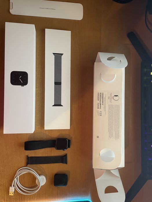 Apple Watch 5 40mm Stainless Steel + Cellular