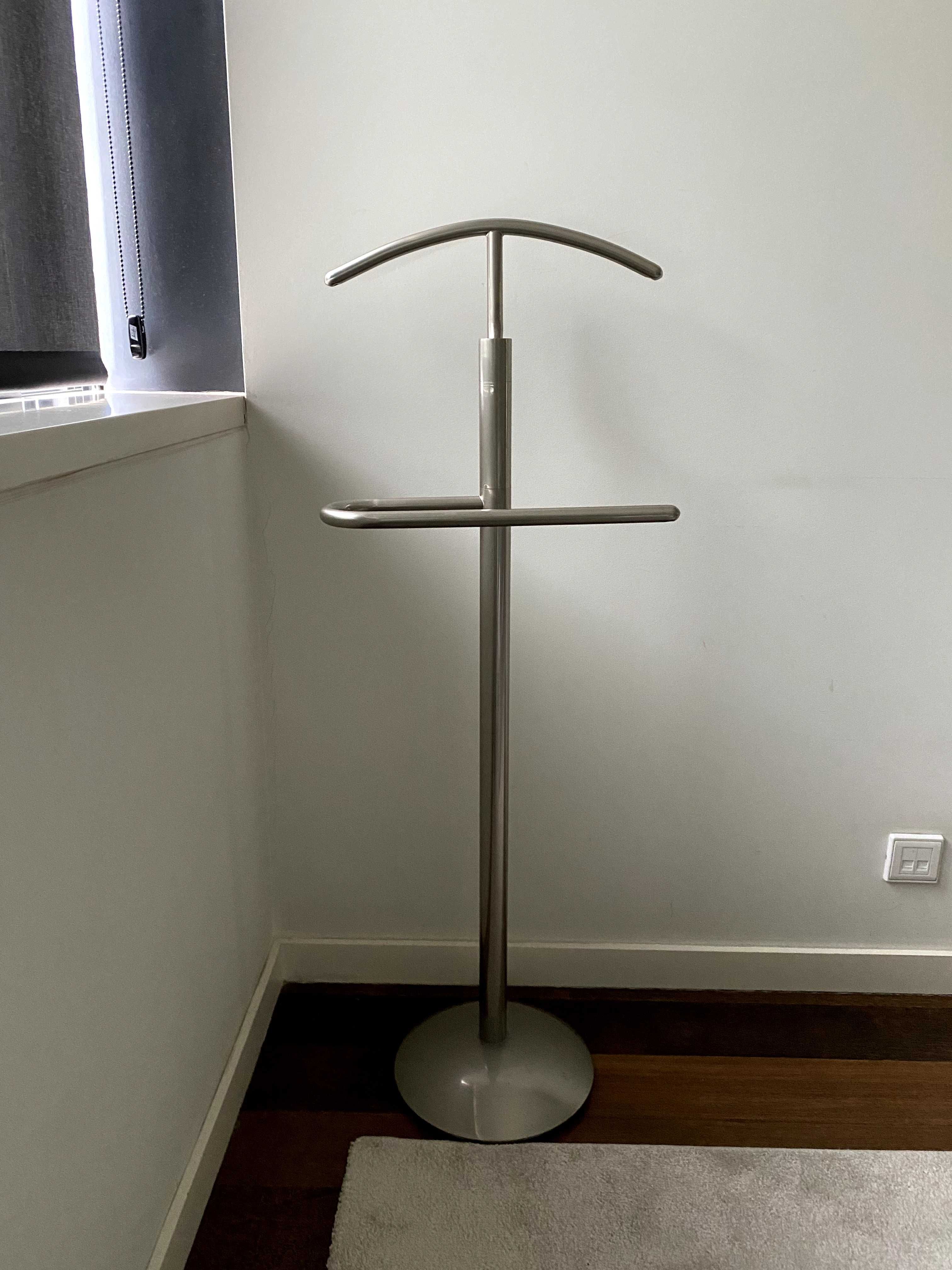 Bengaleiro em aço inox – em ótimo estado