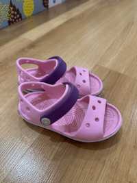 сандалі Crocs для дівчинки