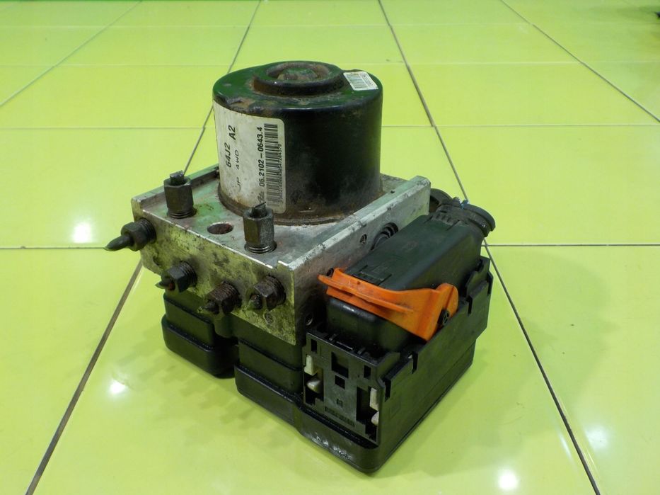 SUZUKI GRAND VITARA II LIFT 1.6 VVT 09r 3D pompa ABS 64J2A2