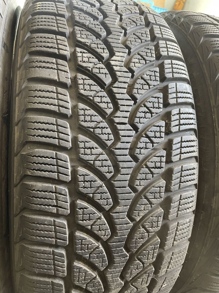 Резина 205/55 16 Bridgestone  Blizzak LM32 шини зима