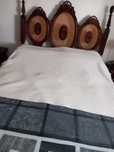 Cama de Casal em bom estado c/ colchão e estrado
