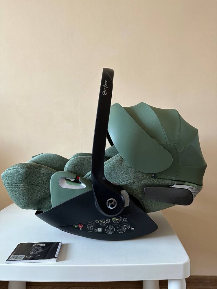 Cybex Cloud T Plus Leaf Green автокрісло розкладне