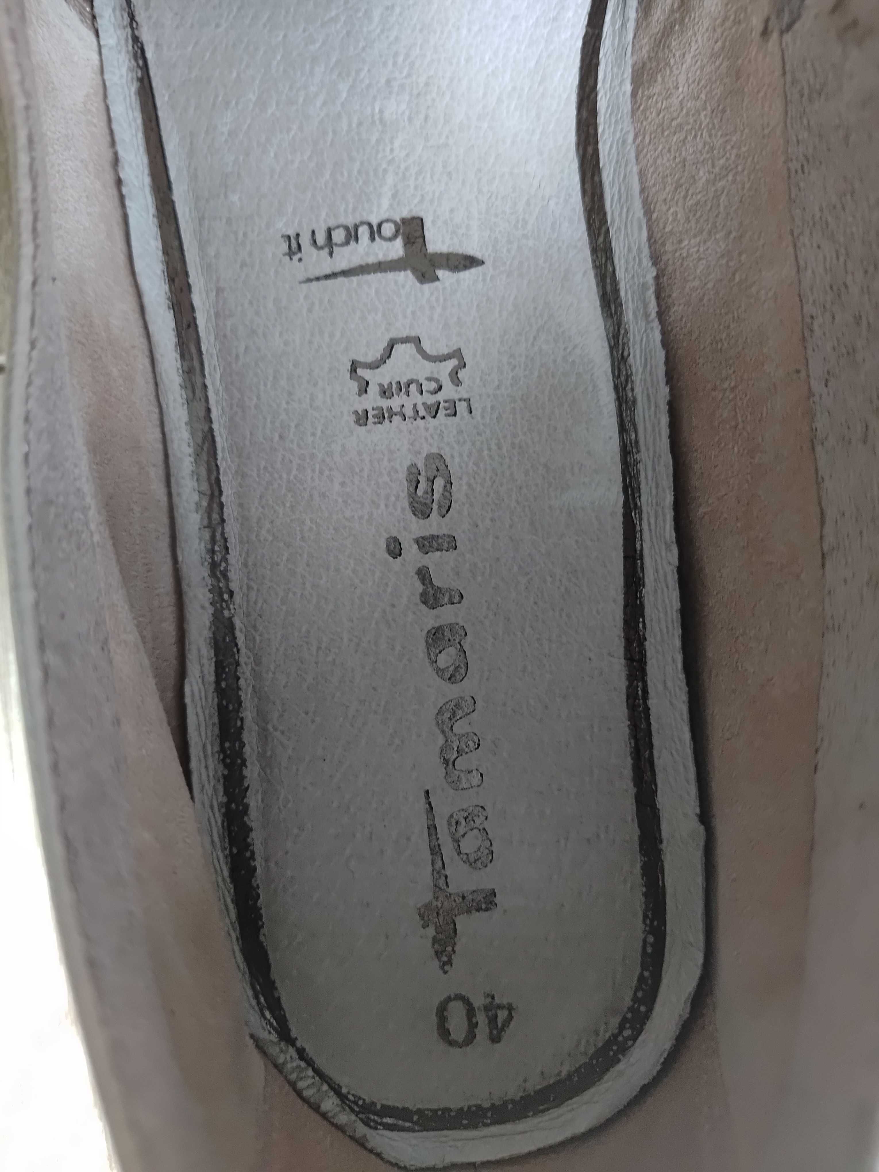 Mokasyny damskie TAMARIS skóra rozm. 40, stan idealny, perłowe