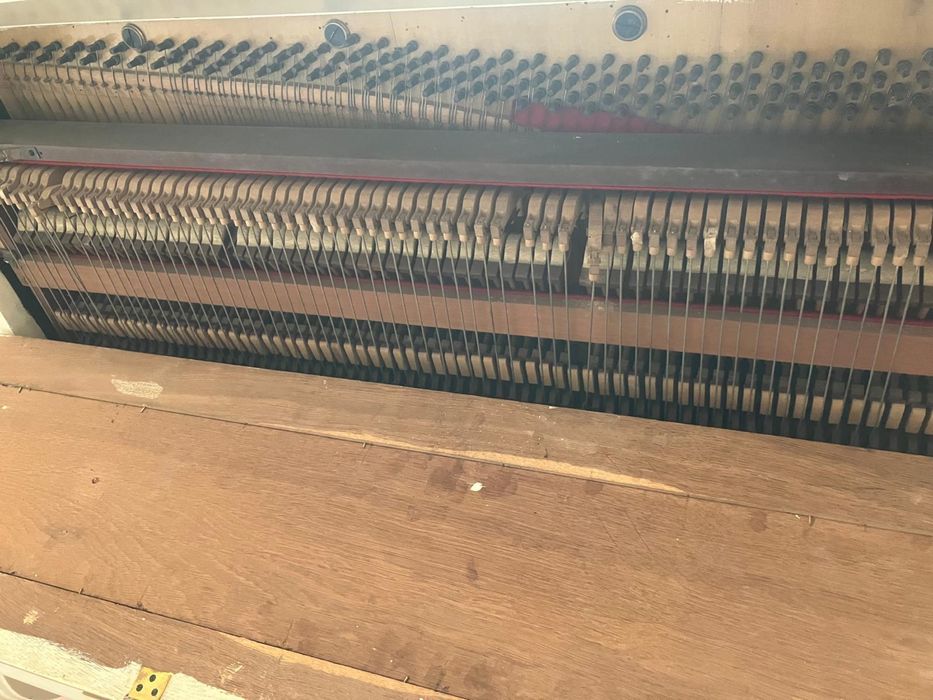 Piano Aucher Freres (para restaurar)