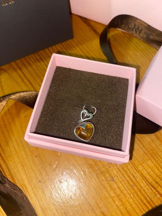 Naszyjnik srebrny z bursztynem Kruk