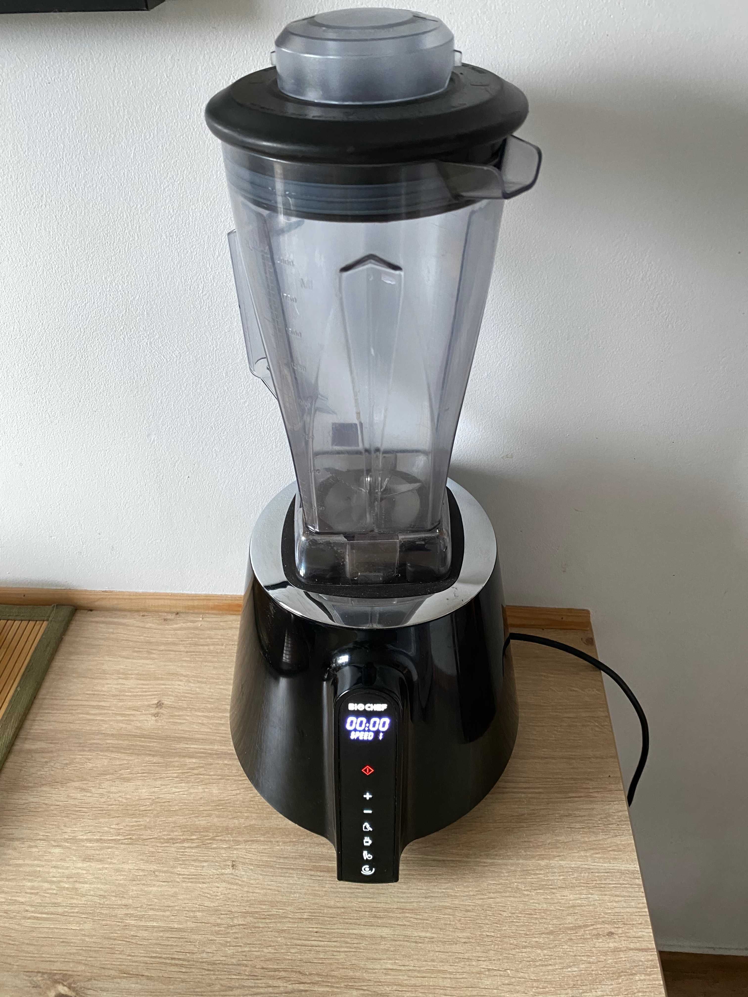 Blender BioChef Living Food – wysokoobrotowy, 2L, 1680W, sprawny