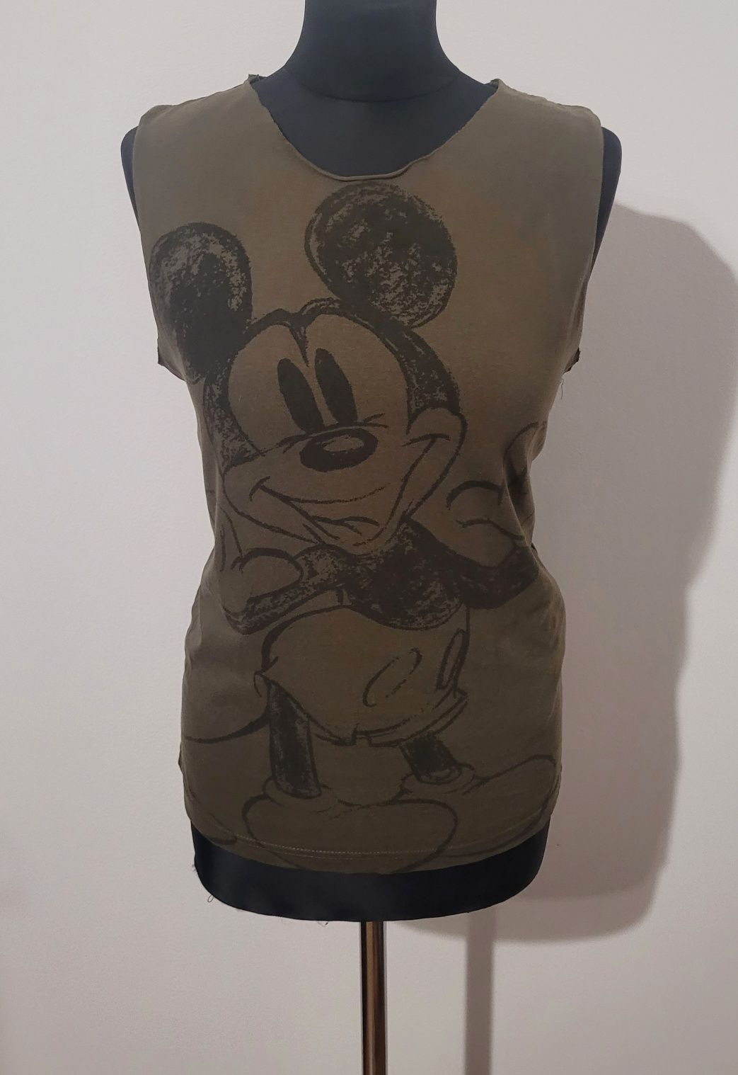 Bluzka damska bez rękawów khaki print Mickey Mouse rozm.S(36)