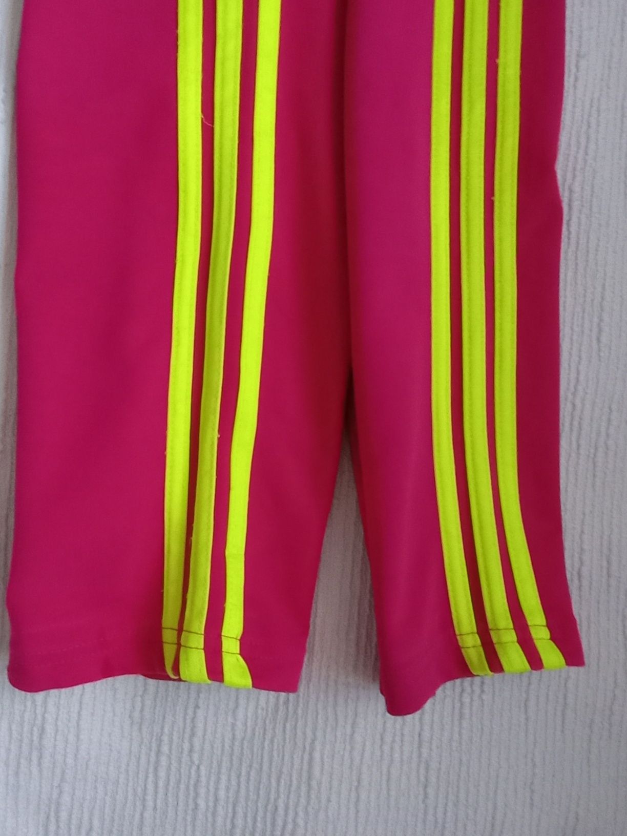 Spodnie dziewczęce dresowe adidas r. 134